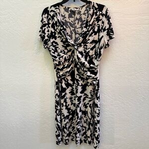 Lily Women’s Black & White Floral Faux Wrap Dress Sz xL